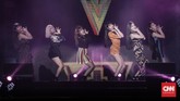 Tengok saja (G)I-dle. Girlband asal Korea Selatan yang tengah naik daun ini untuk pertama kalinya datang ke Jakarta dan tampil di panggung Spotify on Stage. (CNN Indonesia/Bisma Septalisma)