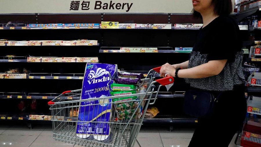 Ketika berbelanja kebutuhan keluarga di supermarket, sering kali nafsu belanja tidak terkendali.