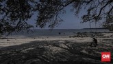 Kawasan wisata Pantai Bama yang terletak di Taman Nasional Baluran. (CNN Indonesia/Bisma Septalisma)