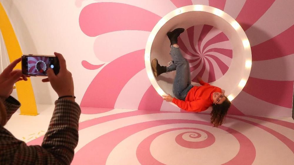 Asyik! Di Museum Instagram Ini, Pengunjung Bisa Mandi Duit Foto 4