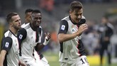 Paulo Dybala merayakan gol ke gawang Samir Handanovic yang membuat Juventus unggul 1-0 atas Inter Milan pada menit keempat. (AP Photo/Luca Bruno)