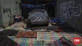 Pasien yang datang berasal dari berbagai daerah. Hingga kini, tercatat sebanyak 148 pasien dengan beragam kondisi dibina di yayasan ini. (CNN Indonesia/Bisma Septalisma)
