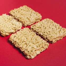 Kantong Rakyat Menjerit: Lebih Pilih Indomie Ketimbang Ngopi Cantik