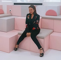 Rossa & Deretan Bisnis yang Membuatnya Makin Tajir Melintir