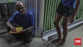 Belum lagi jumlah tenaga medis di bidang kesehatan jiwa di Indonesia yang masih terbilang minim. Sebagian besar dokter dan perawat jiwa terpusat di Pulau Jawa, khususnya Jakarta. (CNN Indonesia/Bisma Septalisma)