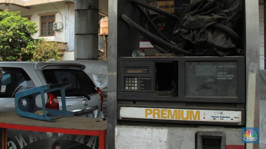 Pom bensin yang berlokasi di Jl. Ks. Tubun Rt05/Rw06, Pertamburan, Jakarta Pusat (di depan Rumah Sakit Pelni) sudah berubah fungsinya menjadi tempat parkir.