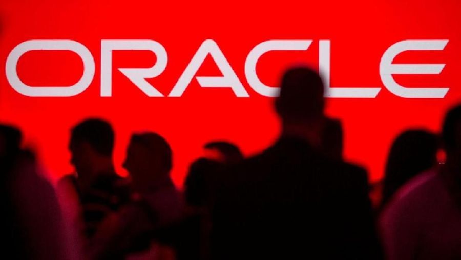 Oracle Corp berencana membuka hampir 2.000 lowongan pekerjaan untuk memuluskan rencana ekspansi perusahaan di bisnis cloud computing (komputasi awan).