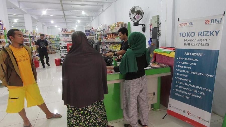 Agen46 yang tersebar di seluruh Indonesia dapat melayani pembukaan rekening BNI, tarik/setor tunai, transfer, transaksi uang elektronik dan lain-lain.