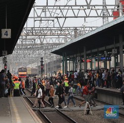 Hujan Deras, Perjalanan KRL Commuter Line Terganggu