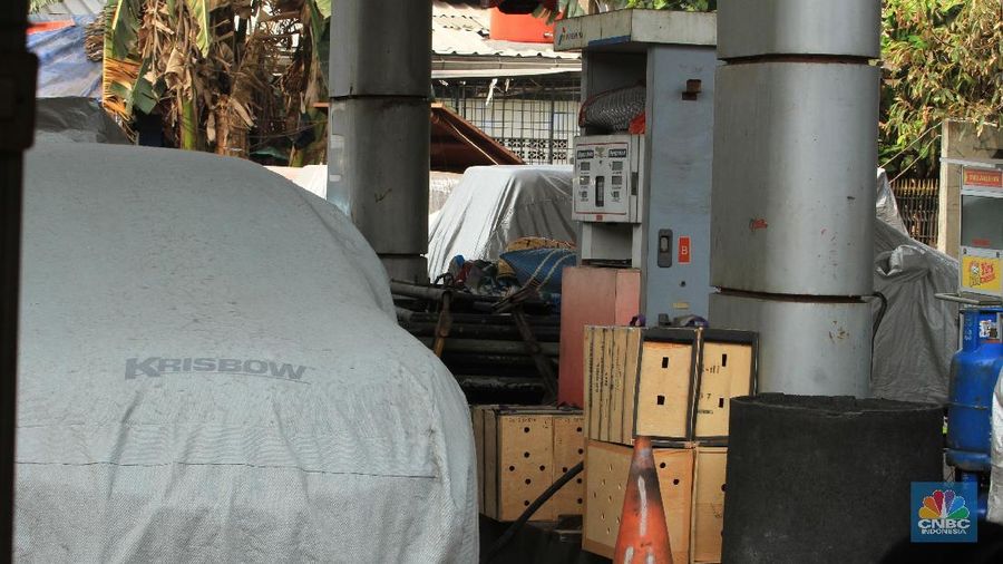Pom bensin yang berlokasi di Jl. Ks. Tubun Rt05/Rw06, Pertamburan, Jakarta Pusat (di depan Rumah Sakit Pelni) sudah berubah fungsinya menjadi tempat parkir.