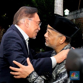 Eks Wakil PM Malaysia Anwar Ibrahim Takziah ke Rumah Habibie