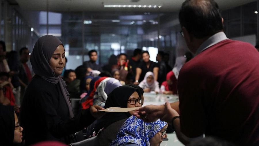 Sebuah koran asal Malaysia berusia 80 tahun tutup. Koran bernama Utusan Malaysia ini sudah bertahun-tahun mengalami masalah keuangan.