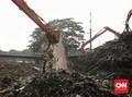 Usai Hujan, 322 Meter Kubik Sampah Menumpuk di Manggarai