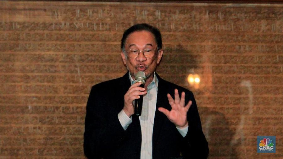 Mantan Wakil Perdana Menteri Malaysia Dato Anwar Ibrahim menghadiri acara takziah di rumah Presiden ke-3 RI