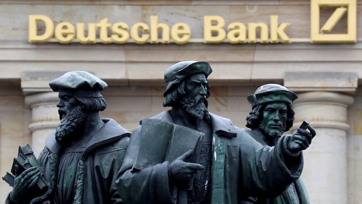 Logo Deutsche bank (REUTERS/Kai Pfaffenbach/File Photo) FILE PHOTO: A statue is pictured next to the logo of Germany's Deutsche Bank in Frankfurt, Germany, September 30, 2016. REUTERS/Kai Pfaffenbach/File Photo