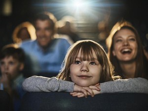 Anak Dibawa ke Bioskop? Ini Dampak Mengerikan Jika Menonton Film Tak Sesuai Usia