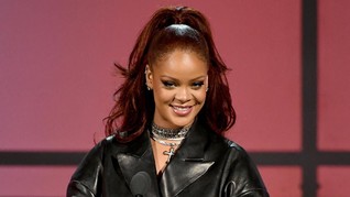 Pakai Lagu Chris Brown untuk Promo, Rihanna Tuai Protes