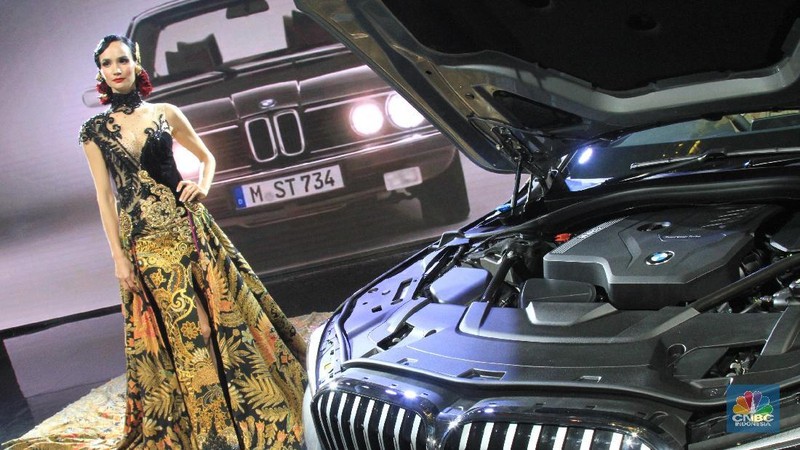 Mobil rakitan di pabrik perakitan Sunter, Jakarta Utara ini hadir dalam dua varian yakni, New BMW 740Li Opulence dan New BMW 730Li Sport.