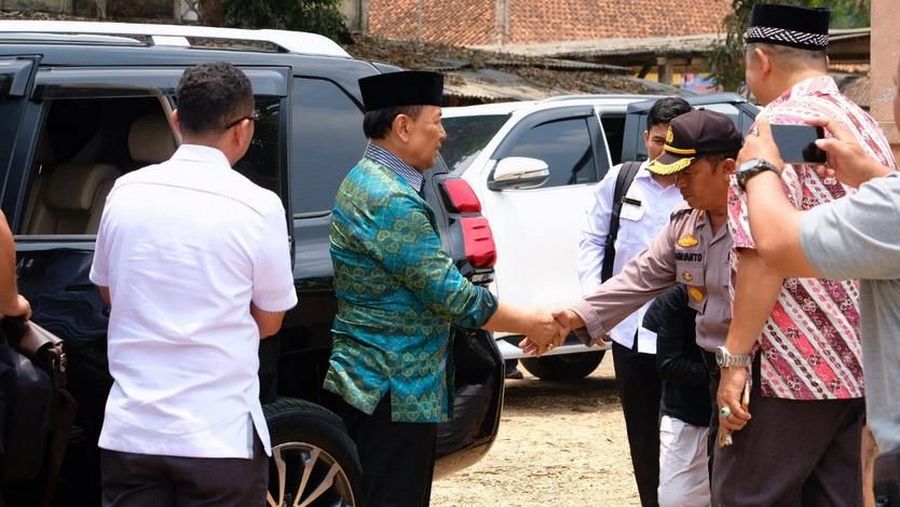 Sebab, pelaku yang disebut Presiden Joko Widodo sebagai teroris itu langsung menyerang pejabat, dalam hal ini Wiranto.