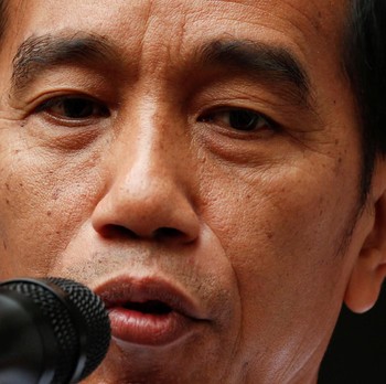 Momen Saat Jokowi Jenguk Wiranto di RSPAD