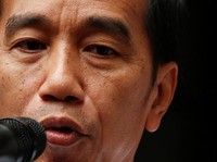 Momen Saat Jokowi Jenguk Wiranto di RSPAD