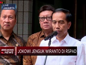 Jokowi Jenguk Wiranto Di RSPAD