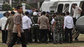 Terduga pelaku penusukan adalah pasangan suami istri. Keduanya diduga terpapar paham radikal ISIS yang juga anggota jaringan Jamaah Ashorut Daulah (JAD) Bekasi. (AP Photo/Rafsanjani)