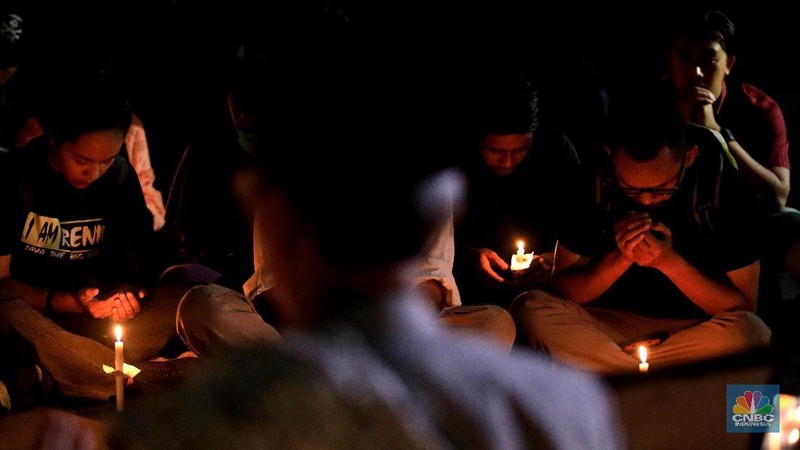 Aksi tersebut menolak UU KPK yang telah diparipurnakan dan berbagai undang-undang lain yang bermasalah, serta mengenang korban jiwa dari aksi demonstrasi lalu/