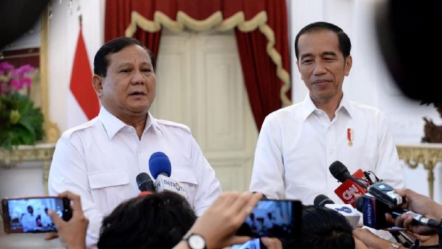 Demokrat dan Gerindra disebut-sebut akan masuk ke dalam koalisi pendukung Jokowi-Ma'ruf.