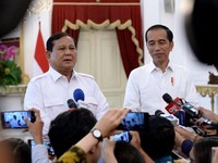 Prabowo Rajin Sowan, Demi Aman Masuk Koalisi?