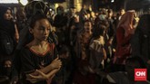 Ada pula pengungsi yang mendesak agar dipulangkan kembali ke negara asal mereka karena nasib mereka tak jelas di Indonesia. (CNN Indonesia/Bisma Septalisma)