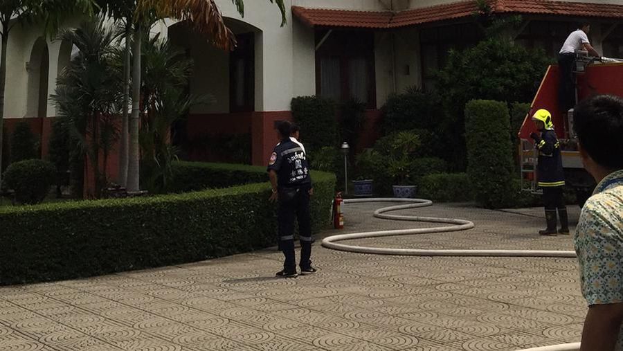 Menurut pejabat di Badan Metropolitan Bangkok, kebakaran terjadi di sebuah gedung berlantai dua yang merupakan rumah hunian.