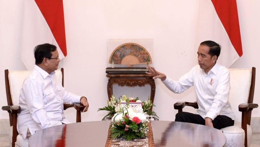 Gerindra dipimpin oleh Prabowo Subianto yang notabene merupakan rival Jokowi dalam pilpres lalu.
