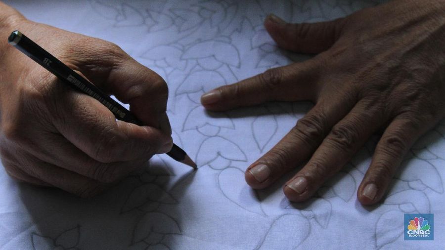 -Di Kota tangerang ada pemukiman padat penduduk di kelurahan Larangan Selatan yang mendeklarasikan diri menjadi Kampung batik Kembang Mayang. Nantinya corak batik Kembang Mayang akan dipatenkan agar menjadi ciri khas Kota Tangerang. Pembentukan Kampung batik kembang mayang berangkat dari inisiatif warga Jalan Mayang RT 02 RW XI Larangan Selatan, Kota Tangerang pada pertengahan tahun 2017.