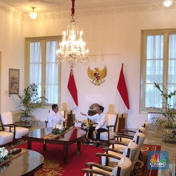 Seperti Ini Momen Mesranya Prabowo-Jokowi di Istana