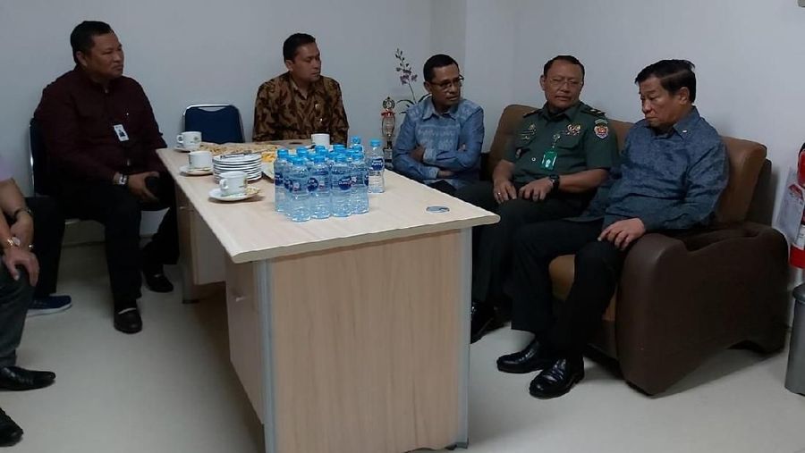 Saleh datang sekitar pukul 09.30 WIB.