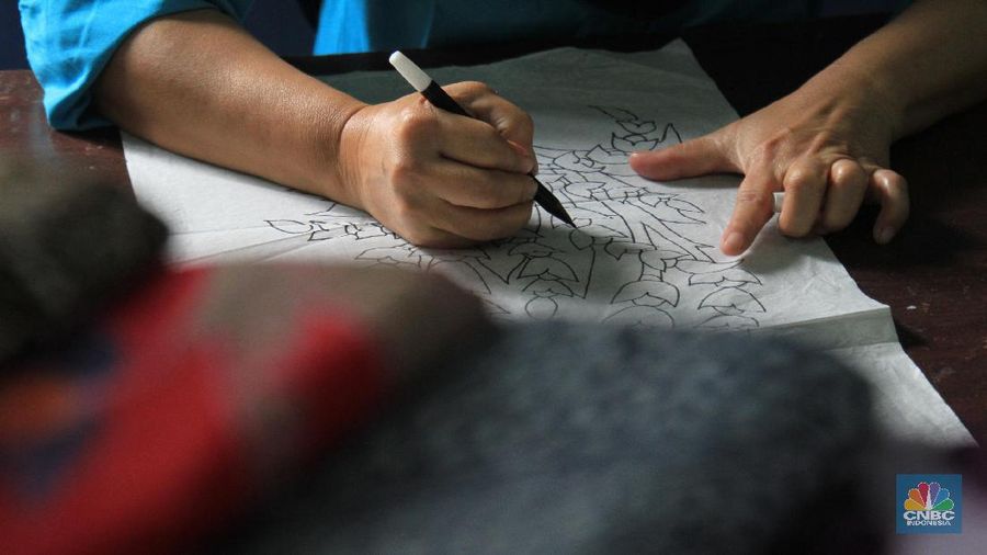 Pada tahun 2017, warga Jalan Mayang RT 02 RW XI Larangan Selatan, Kota Tangerang tersebut mendeklarasikan menjadi Kampung batik Kembang Mayang.