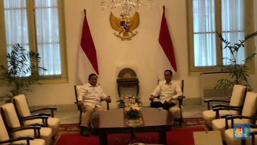 Jokowi membenarkan, pertemuan itu juga membahas kemungkinan Gerindra bergabung ke dalam koalisi pemerintah.