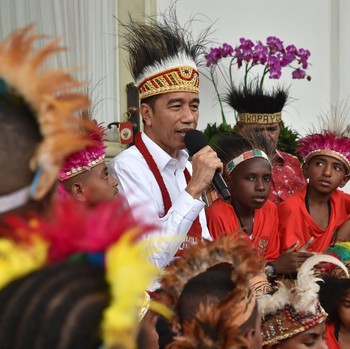 Keceriaan Jokowi Saat Menemui Anak-anak Papua di Istana