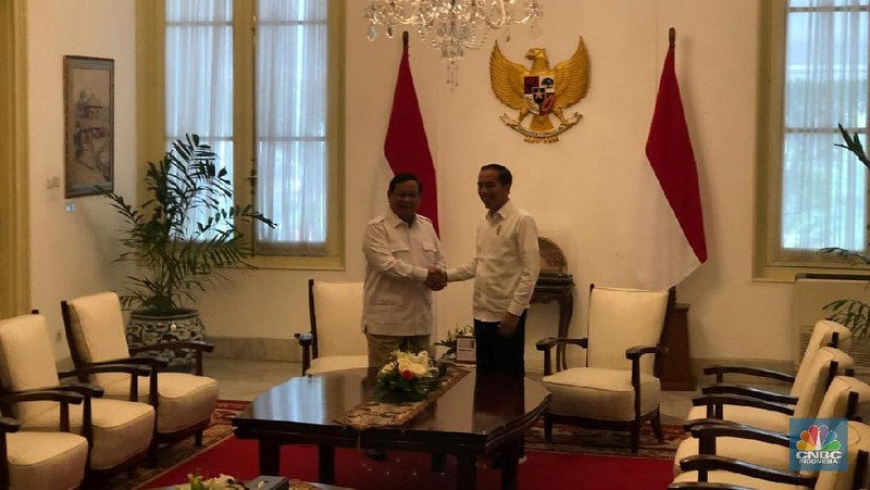 Jokowi membenarkan, pertemuan itu juga membahas kemungkinan Gerindra bergabung ke dalam koalisi pemerintah.