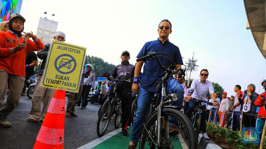 Ada keanehan dalam APBD DKI Jakarta 2020 karena ada temuan anggaran pengadaan lem Aibon senilai Rp 82 miliar.