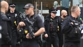 Mereka khawatir aksi itu membangkitkan luka lama yakni teror bom usai konser Ariana Grande dua tahun lalu di kota yang sama. (Peter Byrne/PA via AP)