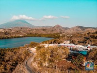Tak heran apabila kemudian Menteri Jonan menyebut lokasi SPBU Kecamatan Omesuri ini sebagai SPBU dengan pemandangan paling indah. "Sangat tepat dipilihnya lokasi ini menjadi lokasi peresmian 13 titik BBM Satu Harga penutup di 2019, karena SPBU ini ad