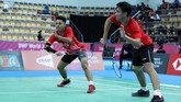 Leo yang juga tampil di sektor ganda putra bersama dengan Daniel Marthin tidak mengalami kesulitan ketika bertemu Dai En Yi/Feng Yan Zhe.