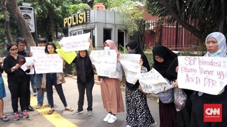 Emak-emak Tergerak Ikut Aksi Simpati Korban Demo September
