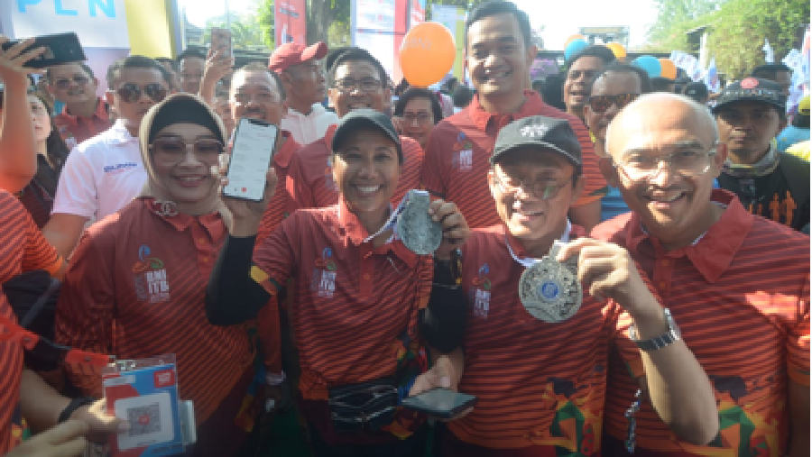 Meiman dan Eni Raih Juara BNI ITB Ultra Marathon