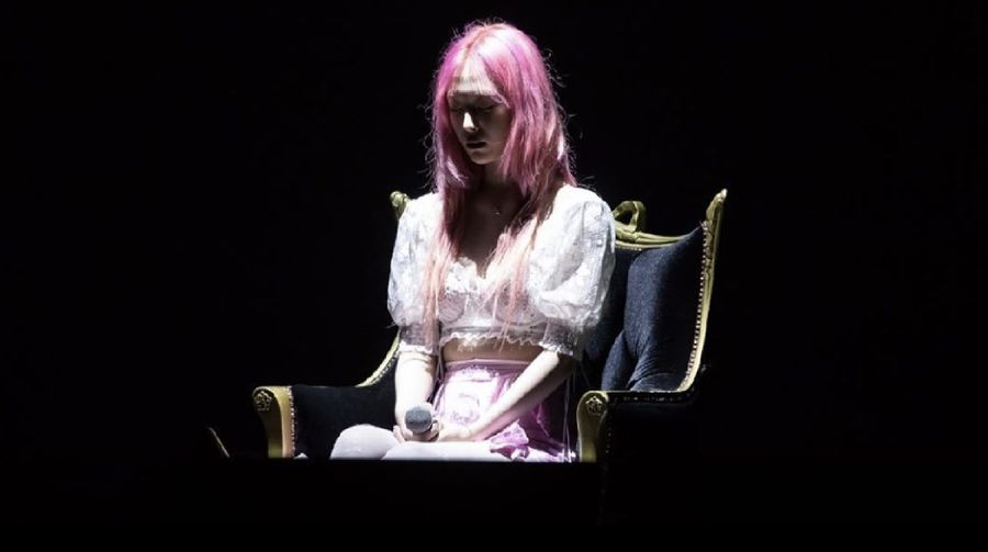 Selain Sulli, dua tahun lalu SM Entertainment juga kehilangan artis berbakatnya karena bunuh diri yakni Jonghyun SHINee