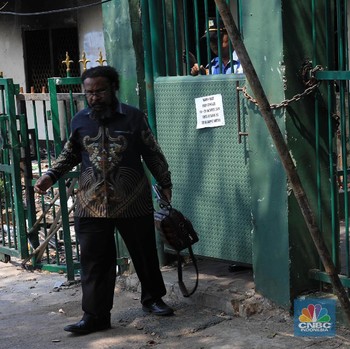 Jelang Pelantikan Jokowi, Pintu Pejalan Kaki ke DPR Ditutup