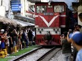 FOTO: Rel Kereta 'Instagramable' di Hanoi Ditutup
