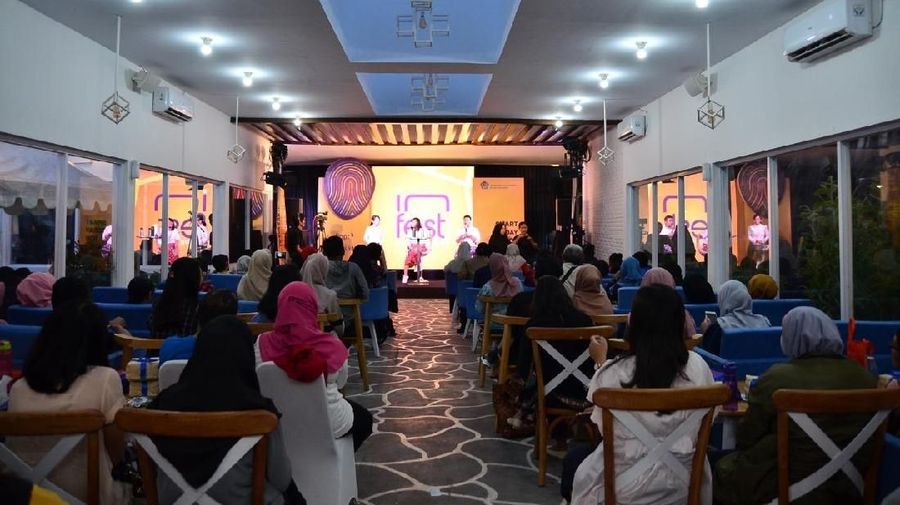 Generasi muda diajak untuk belajar, berdialog, dan menjadi generasi yang kreatif dan produktif untuk mewujudkan kontribusi bagi negeri ini.